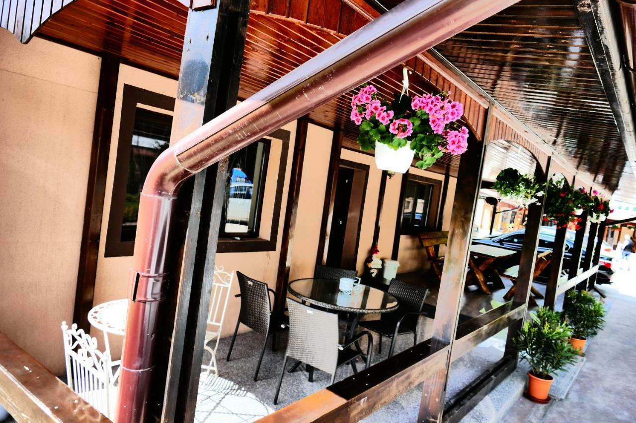 Pensiunea Roua Florilor Hotell Anina Exteriör bild