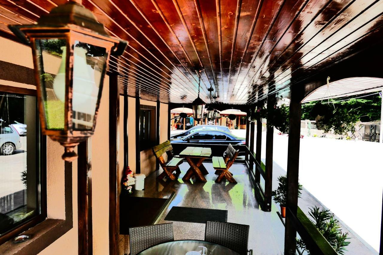 Pensiunea Roua Florilor Hotell Anina Exteriör bild
