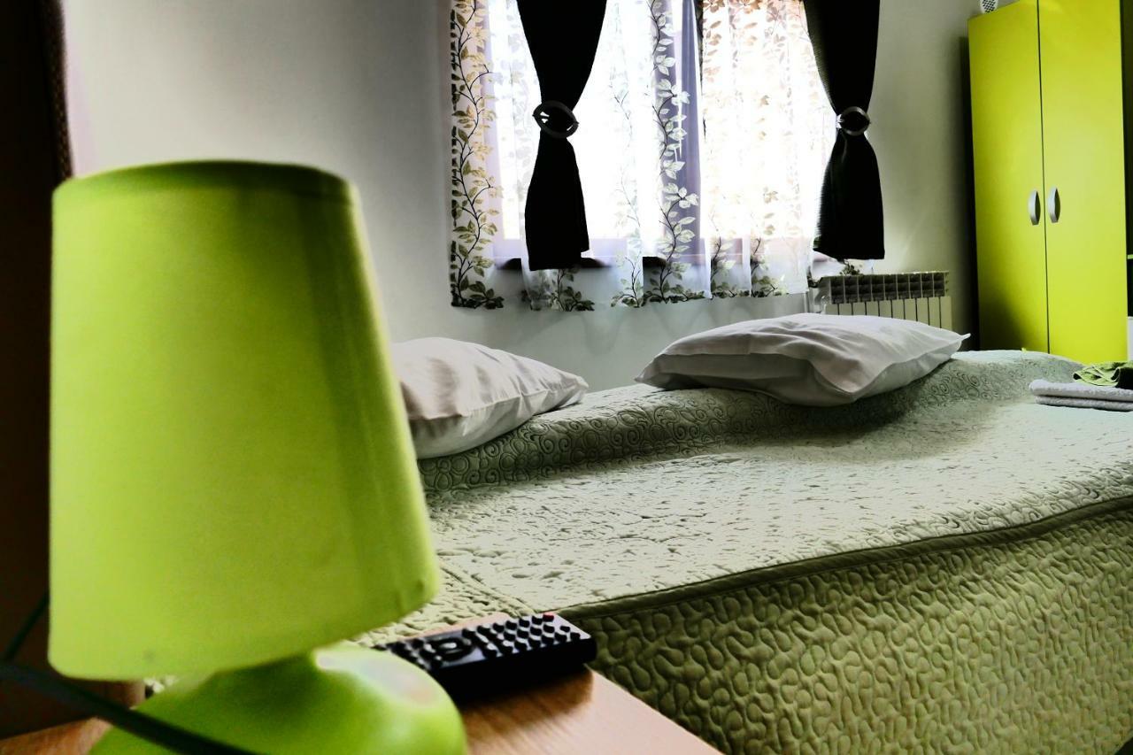 Pensiunea Roua Florilor Hotell Anina Exteriör bild